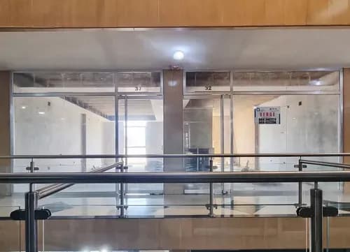 Venta De Locales Nuevos. Av. Lara. C.c.p. Bahía Imperial