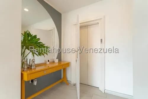 Da Apartamento En Venta En Country Club! 26-18297
