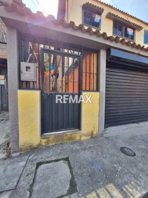 EN ALQUILER OFICINA EN BARRIO OBRERO
