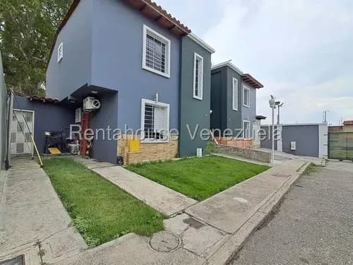 Cod-flex: 26-18631 María Reyes Vende Hermosa Casa En Cabudare Con Acabados De Primera, Cocina Equipada Tanque Subterraneo Y Gas Directo