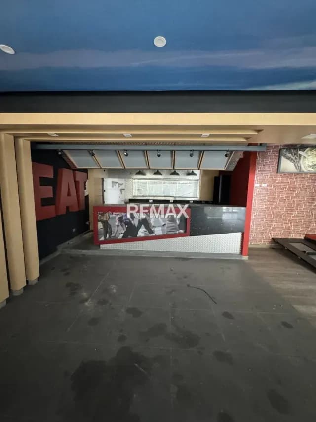 Local comercial en venta 80% adaptado para un restaurant en C.C. Jardin Mañongo, Mañongo, Naguanagua, Carabobo