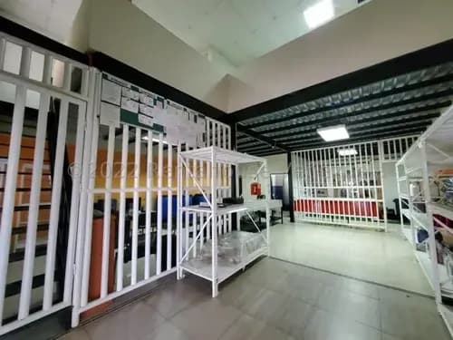Galpón En Venta En La Morita En Conjunto De Galpones De 190mts2 23-6247 Holder