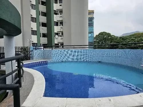 Jip 25-6952. Rentahouse Vende Apartamento De 231 Mts2, 4 Hab., 4 Salas De Baños, 4 P/e, Maleteros, Planta Electrica, Excelente Ubicacion. Urb La Arboleda, Maracay