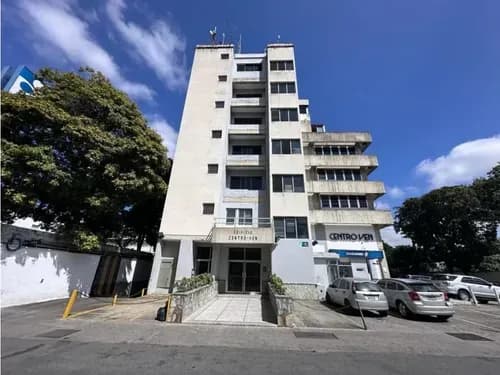 Se Vende/alquila Oficina 426m² 8b/8e La Trinidad