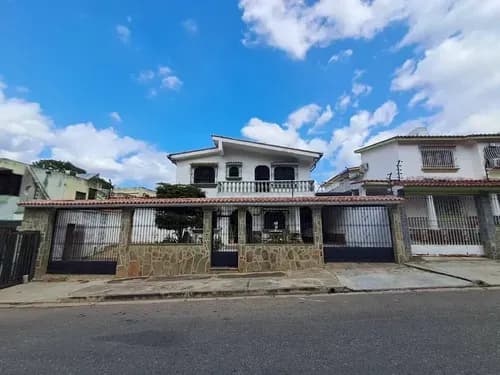 Annic Coronado Vende Casa En Las Chimeneas 453 Mts² De Construcción. Cód. 312211