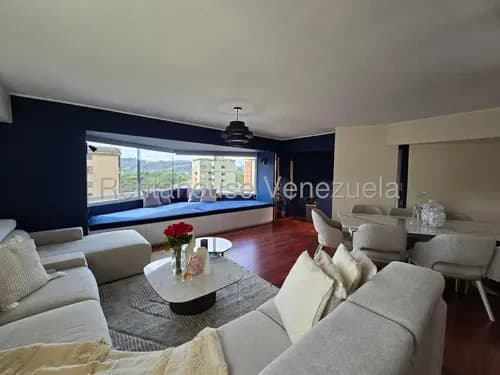 Af- Apartamento En Venta En Los Dos Caminos, Amueblado Y Equipado, Confortable, Con 3 Habitaciones, 2 Puestos De Estacionamiento Independientes, Pozo De Agua, Vigilancia