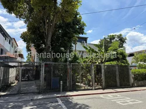 Casa En Venta En Los Chorros Caracas Para Remodelar
