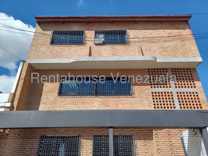 Casa (Multipes Niveles) en Venta en Los Rosales, Distrito Metropolitano