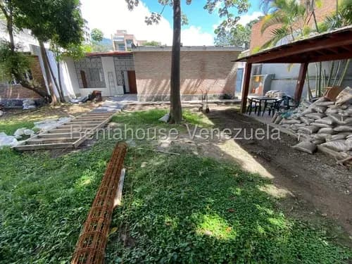 Terreno Comercial En Venta En La Castellana, Caracas 26-17271 Yf