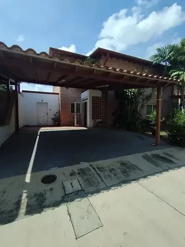 Townhouse En Venta En San Diego La Cumaca Res Las Trinitarias