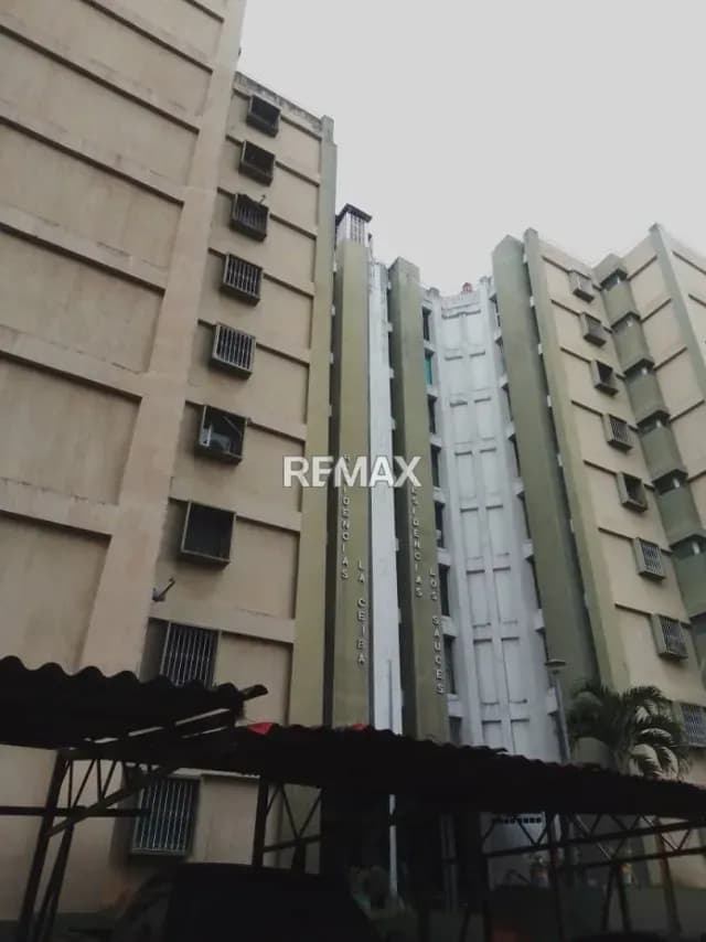 En alquiler Apartamento Residencias La Ceiba, Av. Ppal. Pueblo Nuevo.