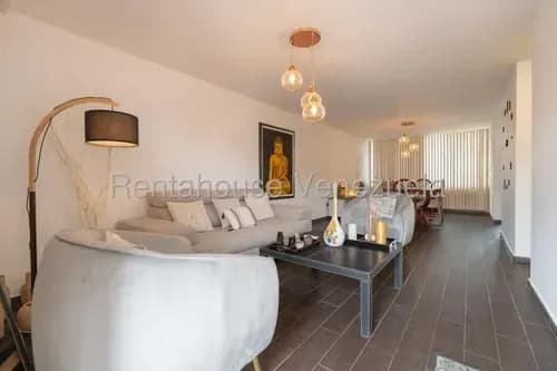 Apartamento Recién Remodelado / Terrazas De San Pedro I / Guarenas / 90m2 / 3h-2b-1p / 26-18117
