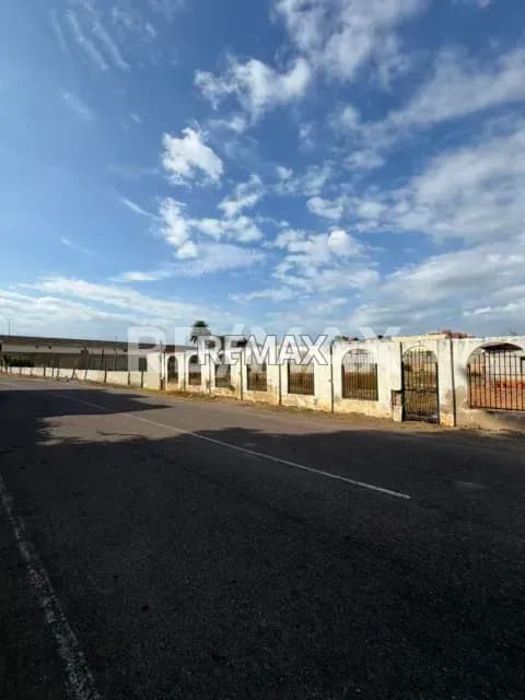 Terreno en Venta Av. Guajira