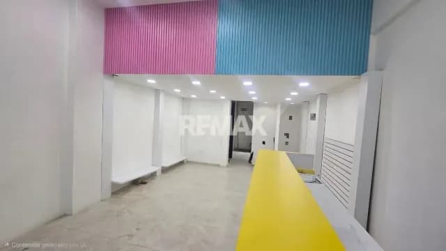 VENTA LOCAL CENTRO COMERCIAL CRISTAL. NAGUANAGUA