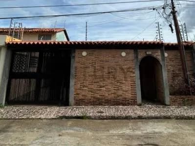 Espectacular casa en alquiler en Las Trinitarias/ Maturín