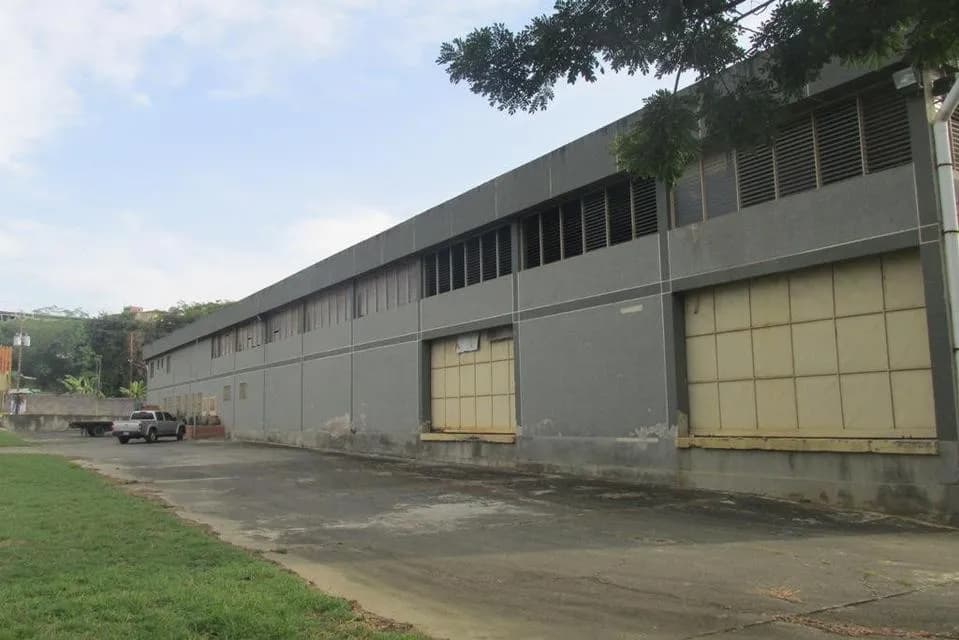 Comercial (Galpon - Deposito) en Venta en Santa Rosa, Miranda