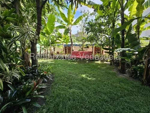 Casa En Venta En Los Palos Grandes Tipo Hacienda