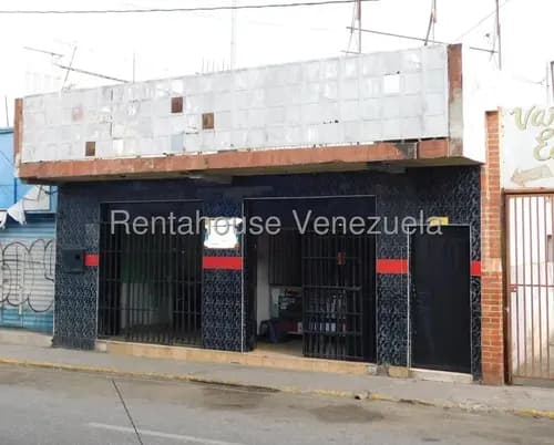Venta En Centro, Casa Comercial De 373m2 Con Locales Y Apartamento Barquisimeto,lara Asesor Inmobiliario Lcda. Luisana Aponte