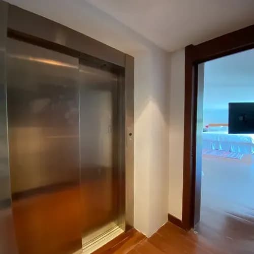 Marina Vende Exclusiva Casa Urb. La Viña Valencia, Calle Mas Cotizada De La Zona Calle Paez. Inc-558 (sólo Clientes)