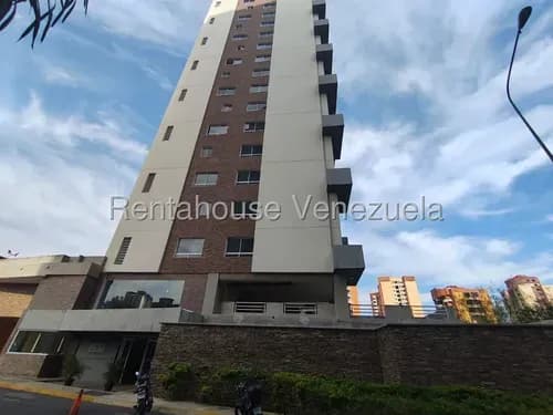 # 26-17751 Venta Exclusivo Apartamento Amoblado En Piso Bajo Con Planta Eléctrica En Triangulo Del Este Barquisimeto,lara !gm~