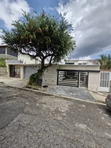 Se Vende Casa En Urb. El Parral, Valencia Carabobo (sr)