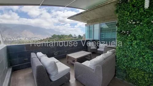 Apartamento En Venta En Lomas De Las Mercedes Amoblado Remodelado Vista Al Avila Terraza Ph Penthouse