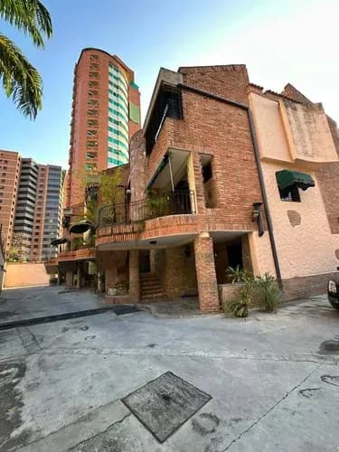 Np Venta De Townhouse En Resd. La Trilla Las Chimeneas Valencia Código 315927