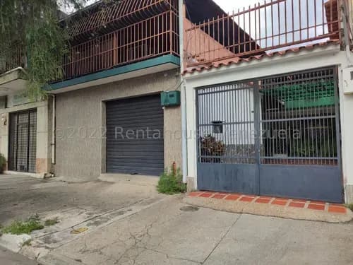 Espaciosa Casa En Venta Ubicada En Maracay Urb La Barraca Db 25-16310