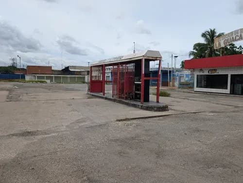Kyr Venden Estación De Servicio En La Autopista Del Sur Al Lado De Los Antiguos Galpones De La Polar - Valencia Estado Carabobo
