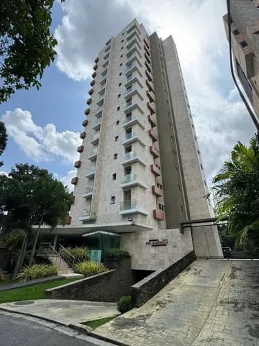 Annic Coronado Vende Apartamento Res. Titanium Suites Cód. 324431