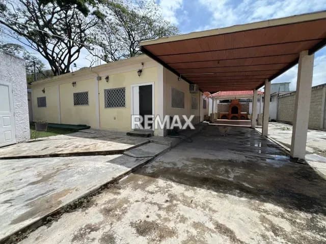 Casa en Alquiler Urb. La Arboleda