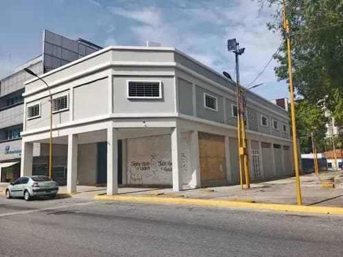 Johana Lazaro Alquila Edificio Comercial En Plana Av Bolivar De Valencia Cerca Del Rectorado **clientes Directos**