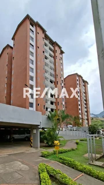 SE ALQUILA APARTAMENTO EN CONJUNTO RES SERRANIA , AV ROTARIA