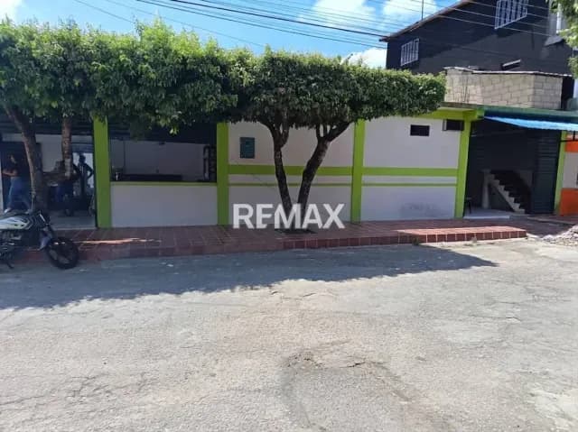 Excelente oportunidad de inversión en Coloncito* En Venta este edificio comercial en esquina sobre la calle 9 Bis