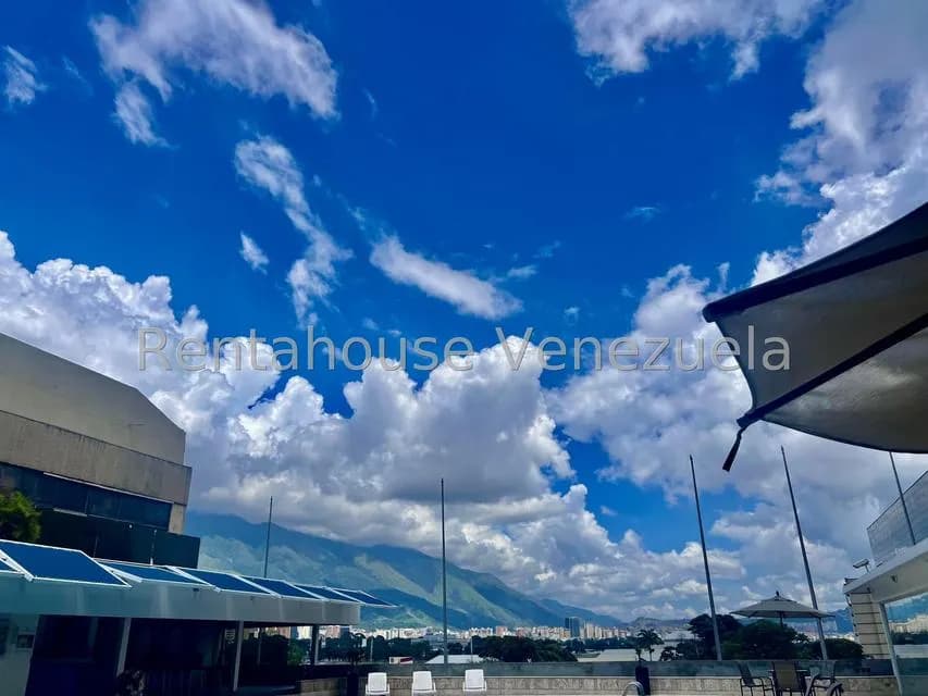Apartamento (1 Nivel) en Venta en Chuao, Distrito Metropolitano