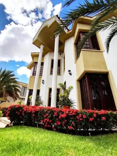 Amplia Y Hermosa Casa En Loma Linda Modelo Marina. Llena De Amenidades, 5 Habitaciones,5 Baños, Cocina Equipada, Sala, Comedor, Jardines Y Espacios Hermosos Llenos De Paisajismo