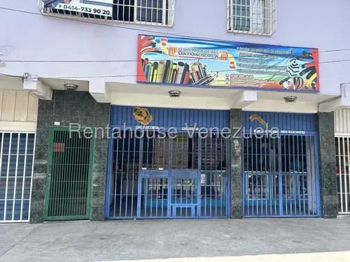 Dennymar, Vende Edificio En El Centro De Barquisimeto, Posee Locales Comerciales, Habitaciones, Baños, En Optimas Condiciones B6a17465.
