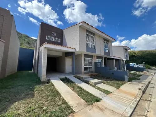 Hermoso Townhouse Remodelado En Un 90% Conjunto Residencial Cumbres De La Esmeralda San Diego