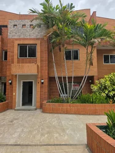 Mariana Castellanos Inzitu Realtors Town House En Venta En Residencias Villa Amalfi Trigal Norte Valencia