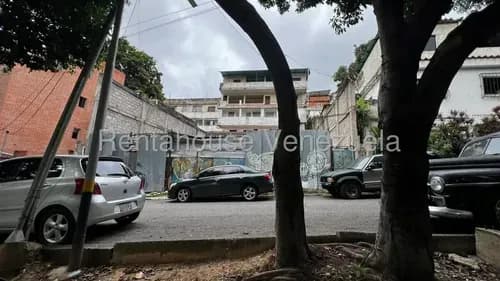 Terreno En Zona Centrica En Venta. Urb. Valle Arriba.