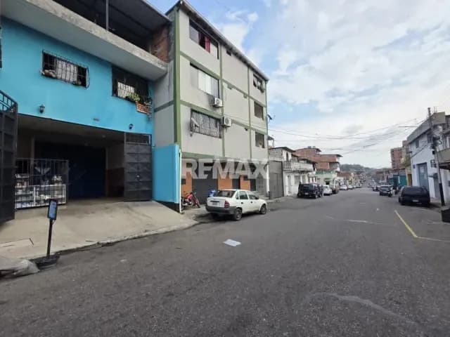 Local para uso comercial en Alquiler ubicado en la calle principal pasaje cumaná