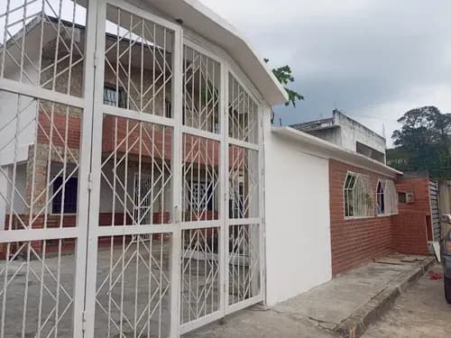 Amplia Casa En Venta En San Diego De Los Altos
