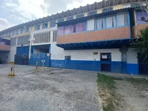 & Maria Luisa Mendoza Vende Galpon Industrial En Barquisimeto En La Zona Ii Con 630m2 Con Luz Trifasica Posee Oficinas Y Mas... 2 5 7 6 0 6