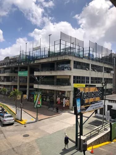 Local Centro Comercial Club De Campo San Antonio De Los Altos