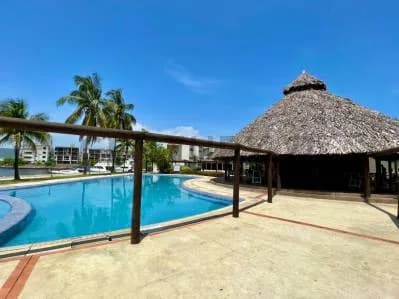 Apartamento en venta en Lecheria CR Puerto Aventura