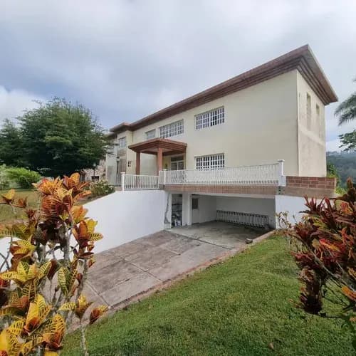 Casa En Venta Cerca De Caracas, Exclusiva