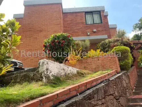 Hermosa Y Ventilada Casa En Venta En Cumbres De Curumo. Yr25-6309