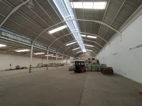 Galpón Industrial En Venta En La Zona 2 De Barquisimeto, 1.900 Mts2 Con Banco De Transformadores Propio Con 500 Kva De Capacidad, Complejo Industrial Privado