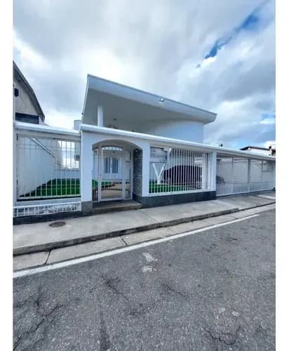 Se Vende Casa 550m² 4h+s/7b+s/7p San Antonio De Los Altos
