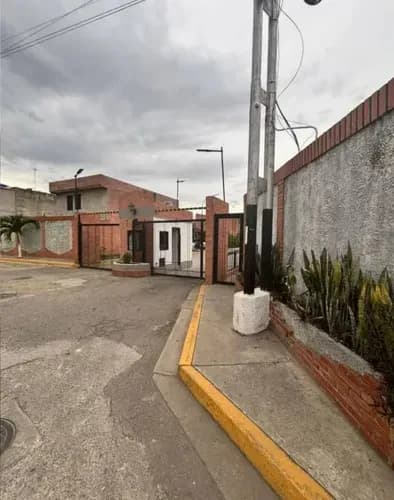 Michelle Vende Townhouse Pueblo De San Diego Conjunto Cerrado Km-r /626